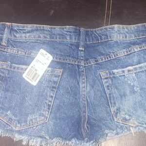 NWT distress shorts. Forever 21 vintage.
